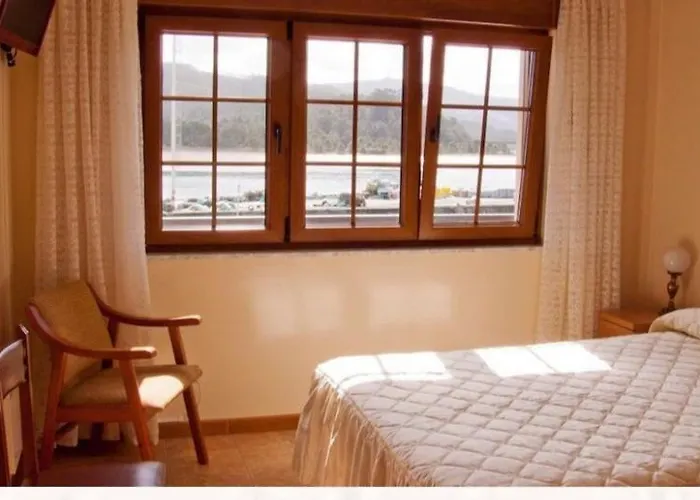 Hr La Marina בית הארחה Porto do Barqueiro